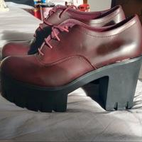 Scarpe con tacco largo