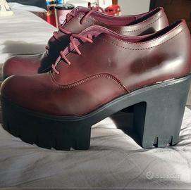 Scarpe con tacco largo