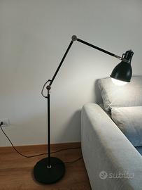 lampada da terra Ikea AROD-verde scuro