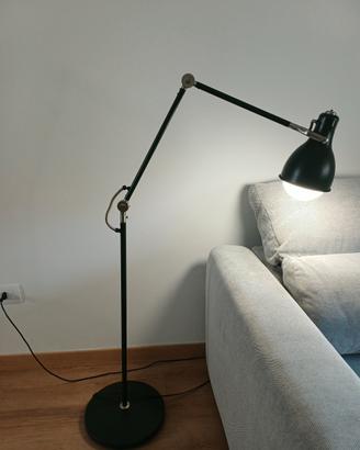 lampada da terra Ikea AROD-verde scuro