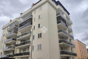 Attico zona Petrarelle con box