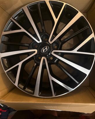 4 cerchi in lega originali R18 Hyundai Tucson Nero