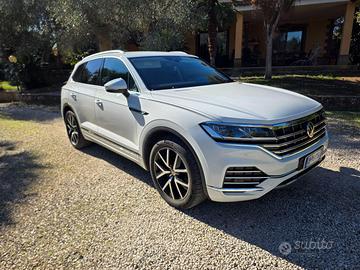 Volkswagen Touareg 3.0 V6 TDI 286CV – Garanzia VW