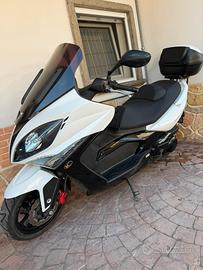 Scouter Kymco 300