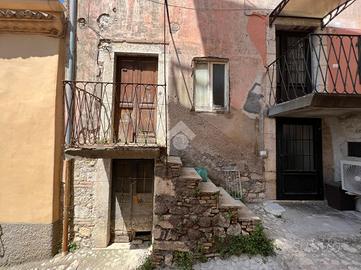 CASA SEMINDIPENDENTE A VEROLI