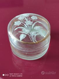 Piccolo portagioie in vetro dipinto