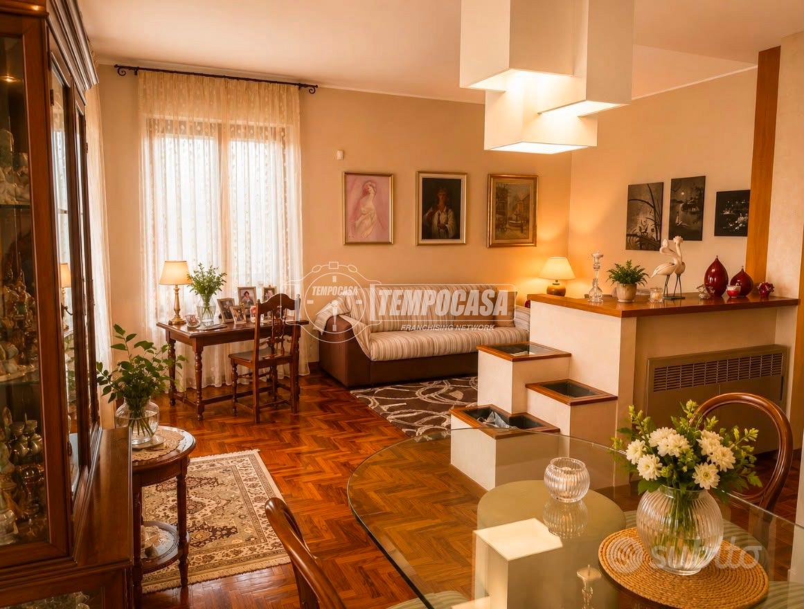ESCLUSIVA VILLA DI TESTA CON 300 MQ DI GIARDINO!! - Vista 2