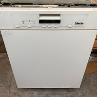 LAVASTOVIGLIE PROFESSIONALE MIELE