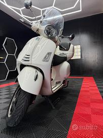 Vespa 300 Gts super