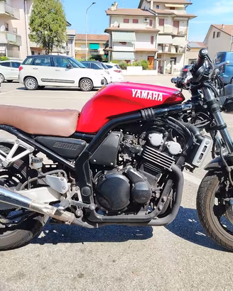 YAMAHA FZS 600 CAFE RACER/SPECIAL