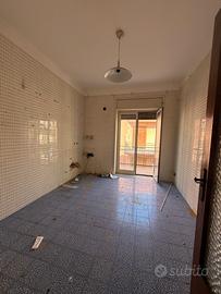 ZONA SCALA GRECA : In contesto residenziale recint