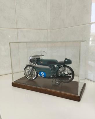 Modellino Benelli Protar 350 cc