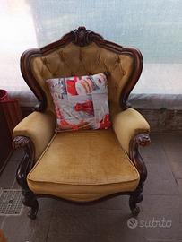 Poltrona antiquariata