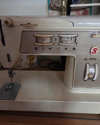 Macchina da cucina Singer 740