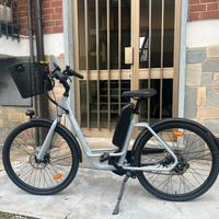 Bici elettrica a pedalata assistita da città