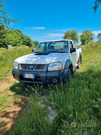 nissan pick up