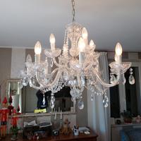 Lampadario da sala con cristalli pendenti