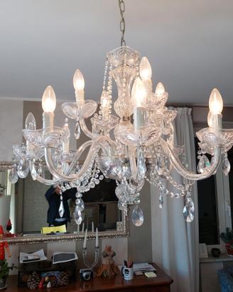 Lampadario da sala con cristalli pendenti