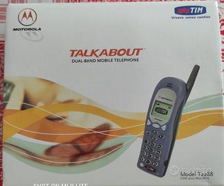 cellulare motorola   vintage  con batterie stilo