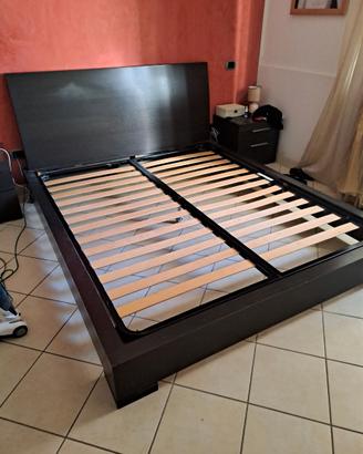 Letto matrimoniale e rete a doghe