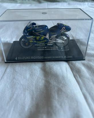 Modellino Moto Suzuki RGV500 Kenny Roberts Jr 2000