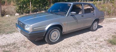 Alfa 90 2.5 V6 quadrifoglio oro
