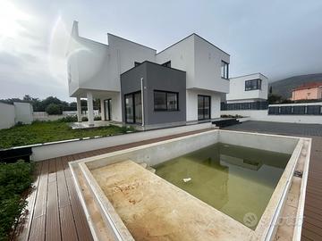 Villa unifamiliare con giardino e piscina zona - m