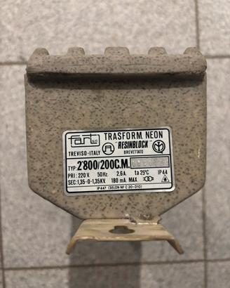 Trasformatore per neon resinblock 2800V 200mA