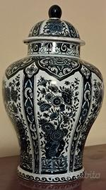 Vaso vintage in ceramica con coperchio