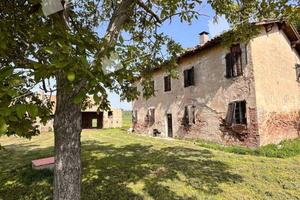 Rustico / Casale di 218 m² con più di 5 locali a P