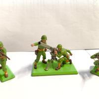 Lotto 2 Soldatini e 1 75mm Gun Britains Deetail LT