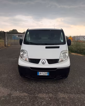 Renault trafic 2.0 cambio automatico