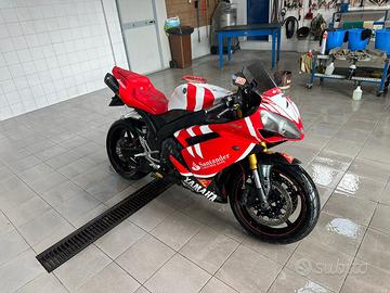 Yamaha R1 Santander