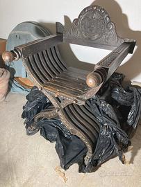 Sedia Savonarola legno intagliato