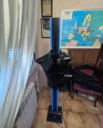 Porta abiti con luce