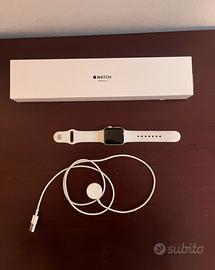Apple watch Series 3 + charger abd box
