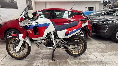 Honda africa twin 750