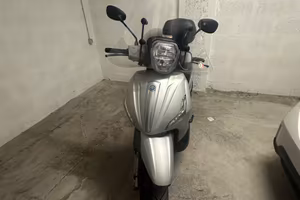 Beverly 300 S ABS-ASR 2017 + Bauletto e parabrezza