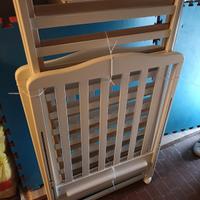 lettino con sponde 