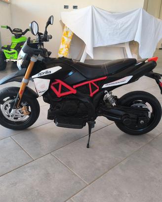Aprilia dorsoduro 12v rossa