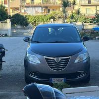 lancia y intera macchina