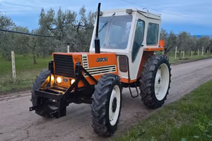 Trattore Fiat 780 DT/H con cabina