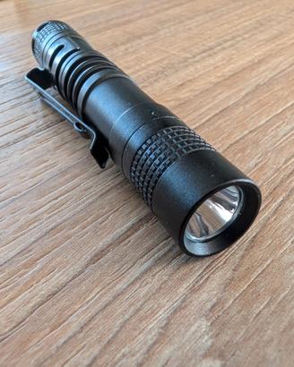 Torcia UV Torcia ultravioletta da 395 nm con clip