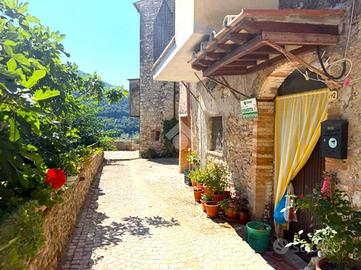 2 LOCALI A CASPERIA