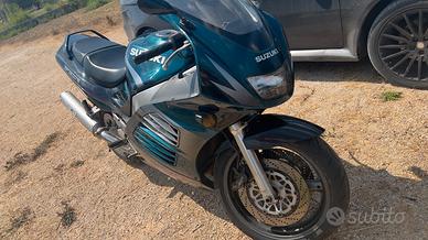 SUZUKI RF900R