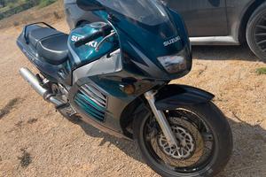SUZUKI RF900R