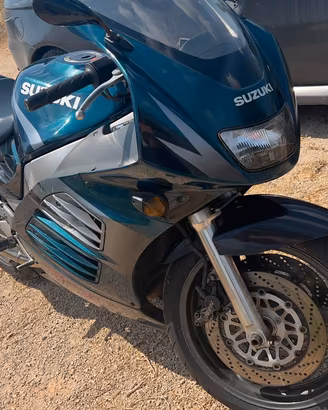 SUZUKI RF900R