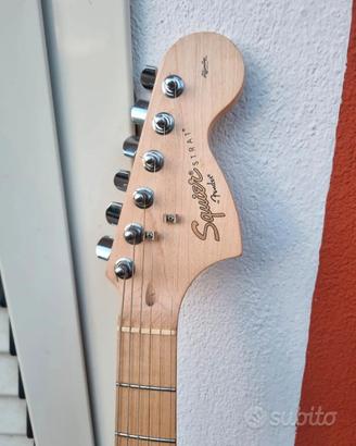 chitarra squier affinity+custodia+reggichirarra