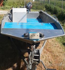 Imbarcazione  V Lago 560 con motore 30 Yamaha