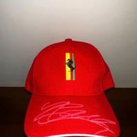 Cappello Ferrari autografato Leclerc a mano.